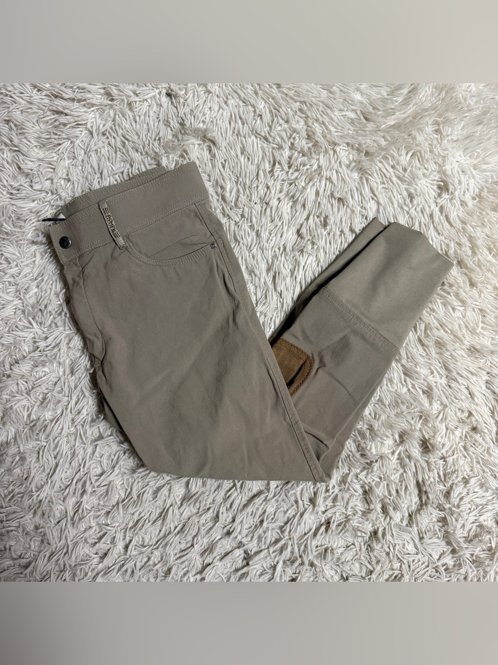 Child’s Size 16R Tan Romfh Knee Patch Horseback Breeches. Good Condition.